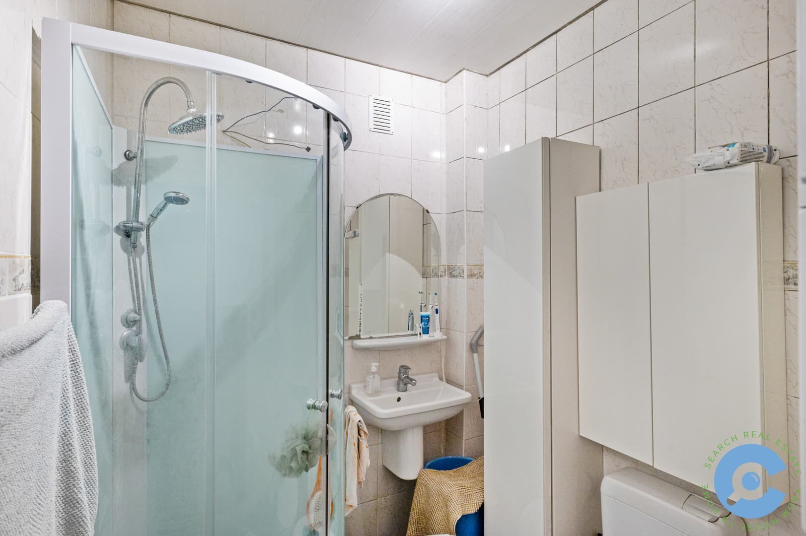 Ruim, te renoveren appartement met 3 slaapkamers 11