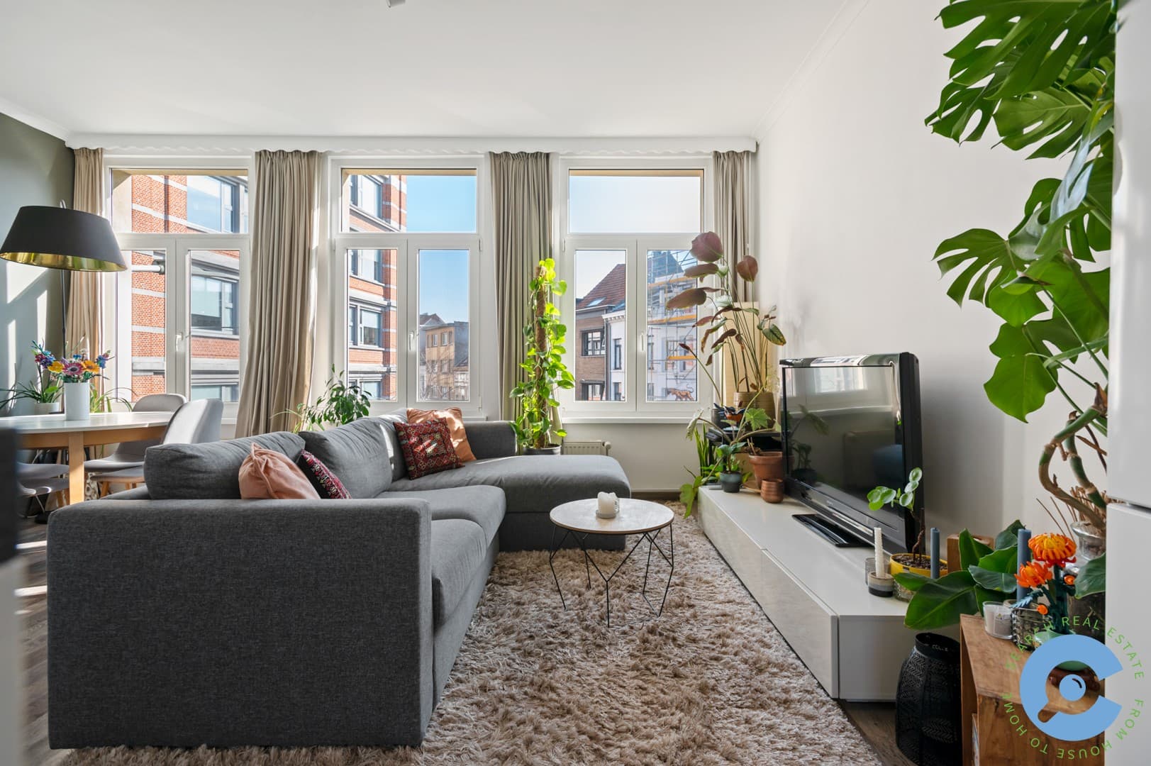 Ruim appartement met 2 slaapkamers en terras! 2