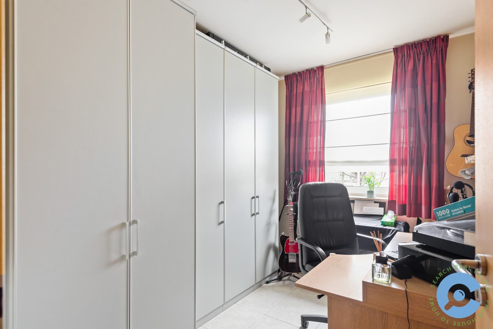 Subliem gelegen 3 slaapkamer appartement met autostaanplaats 11