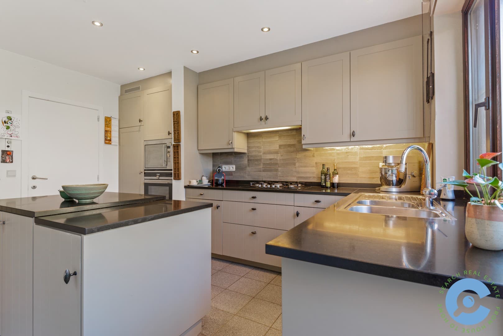 Gezellige woning met 4 slaapkamers en tuin! 9
