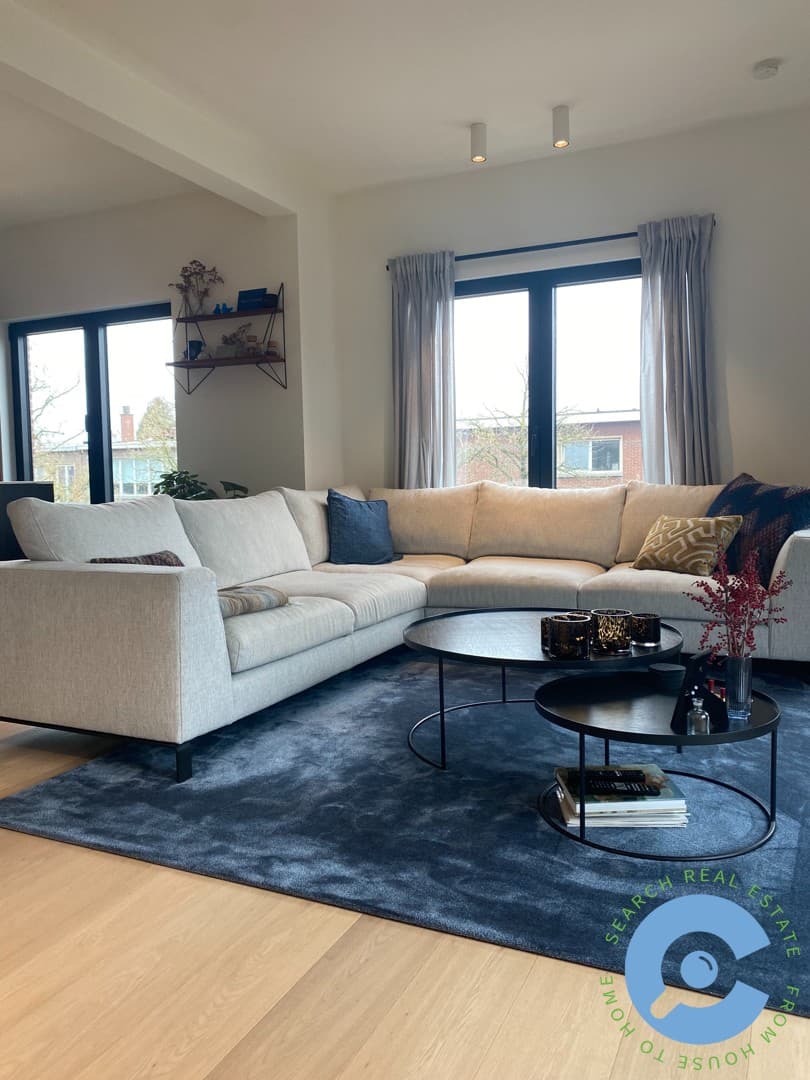 Lichtrijk gerenoveerd twee slaapkamerappartement! 6