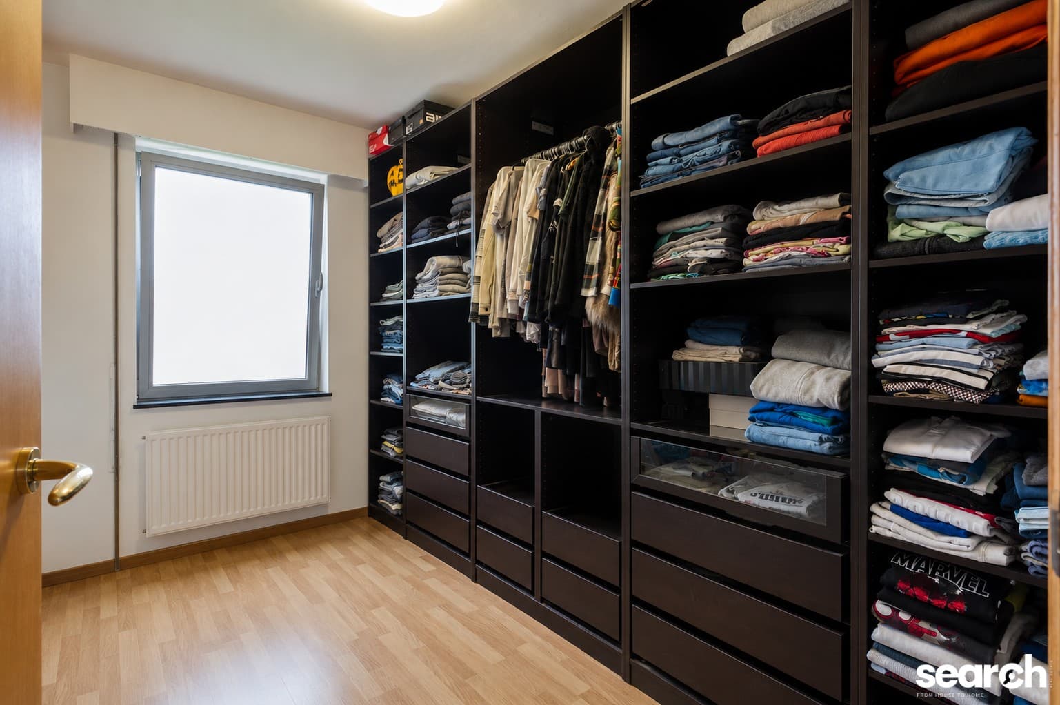 Ruim 3 slaapkamer appartement met terras en garage 10