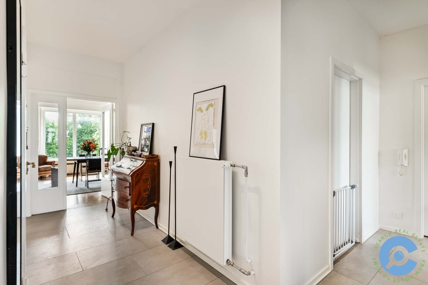 Ruim appartement met terras, tuin en parking 2