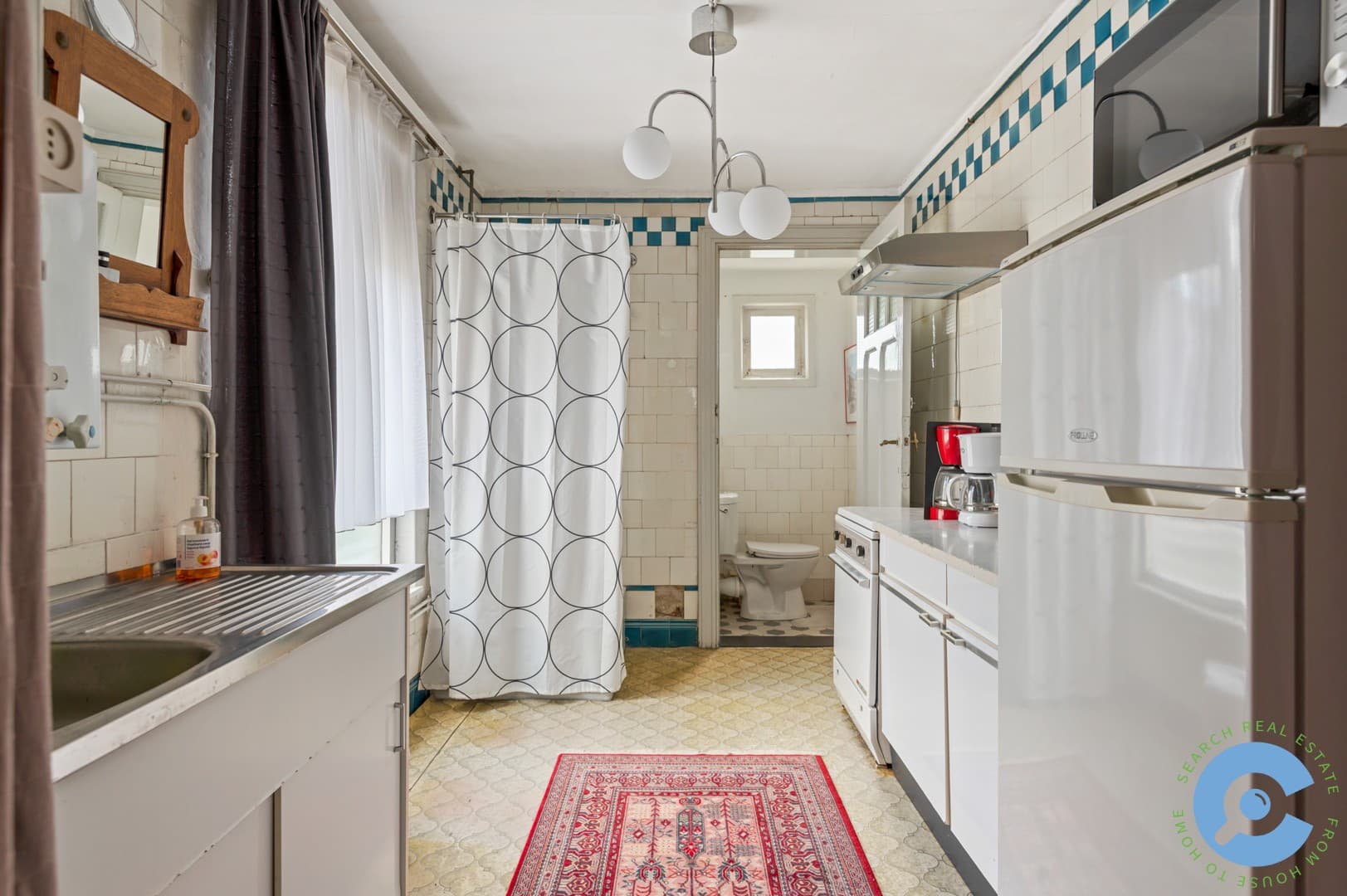 Ruime te renoveren woning met zonnige tuin 10