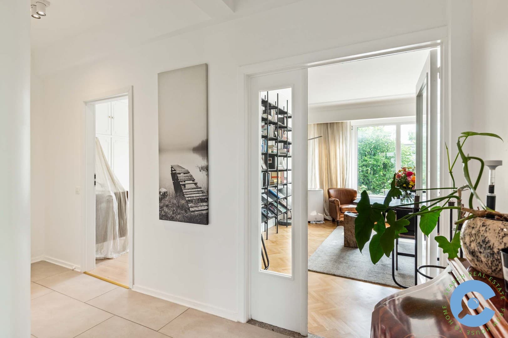 Ruim appartement met terras, tuin en parking 9