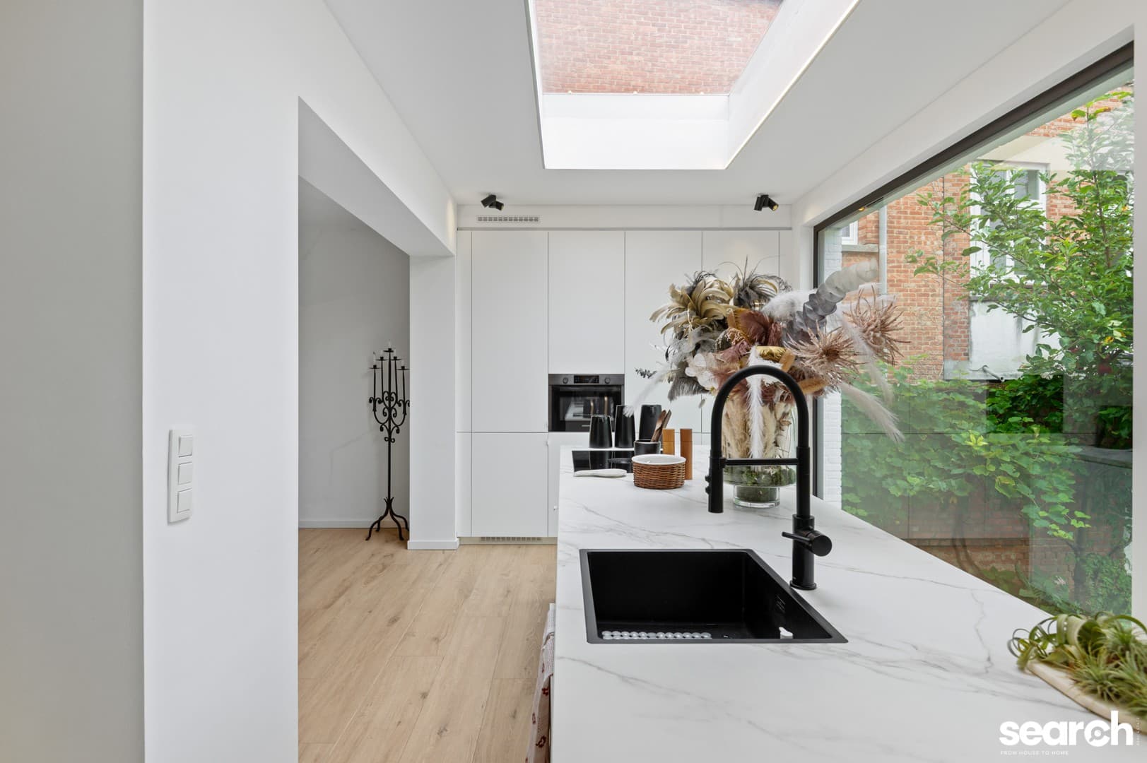 Lichtrijke woning met garage en tuin! 5