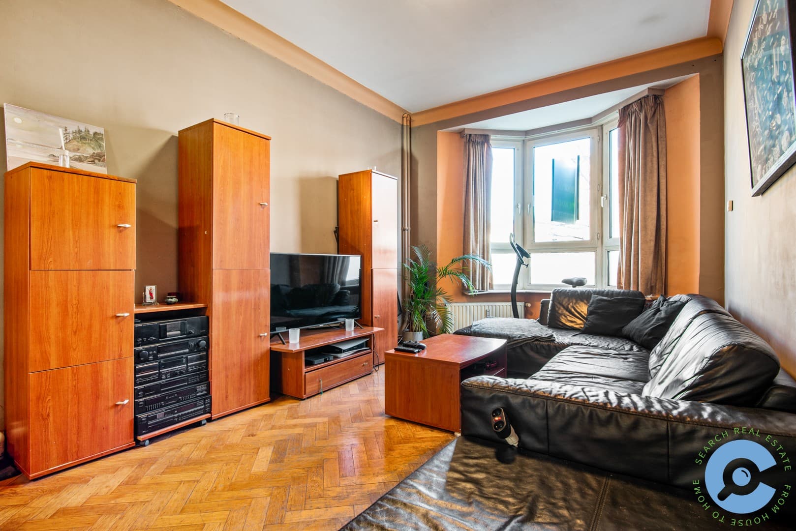 Ruim, op te frissen appartement met 2 slaapkamers! 7