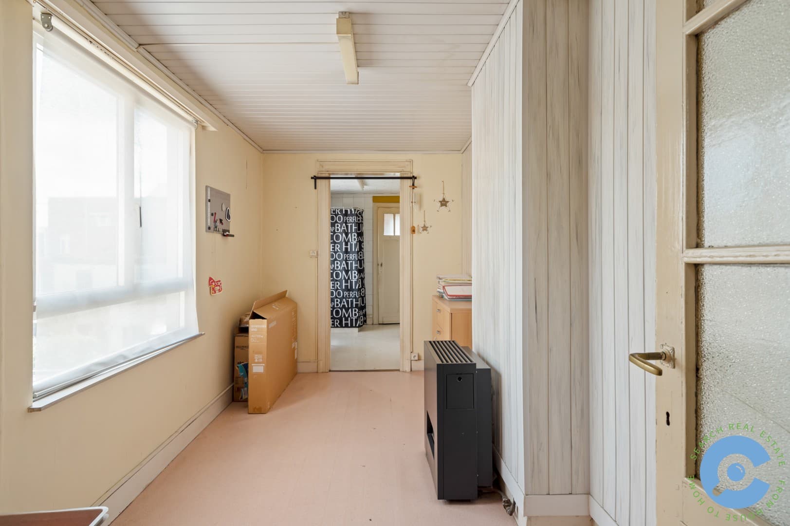 Ruime te renoveren woning met zonnige tuin 13