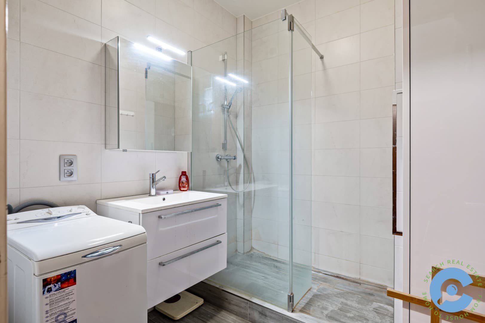 Op te frissen 2 slaapkamer appartement met terras 19