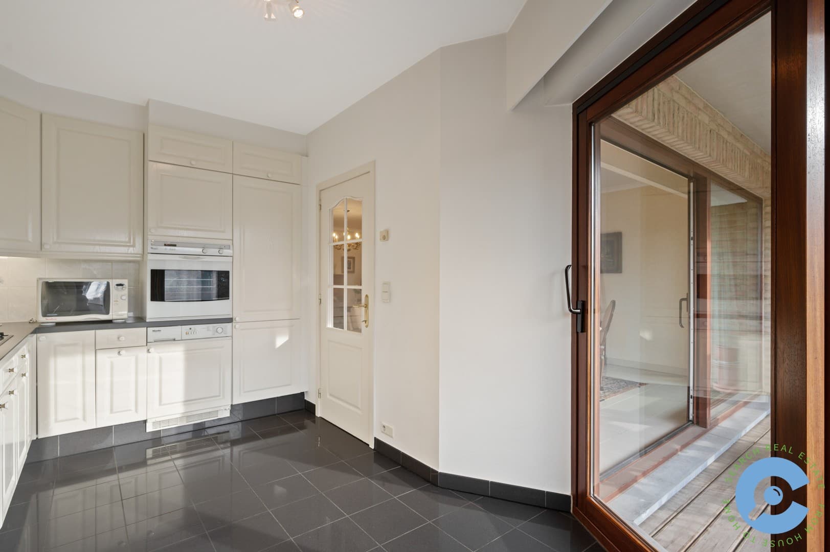 Ruim appartement met 2 slpk in Res Nachtegalenhof 8
