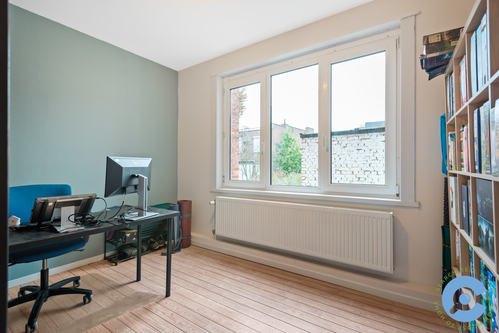 Ruim, instapklaar twee slaapkamerappartement! 12