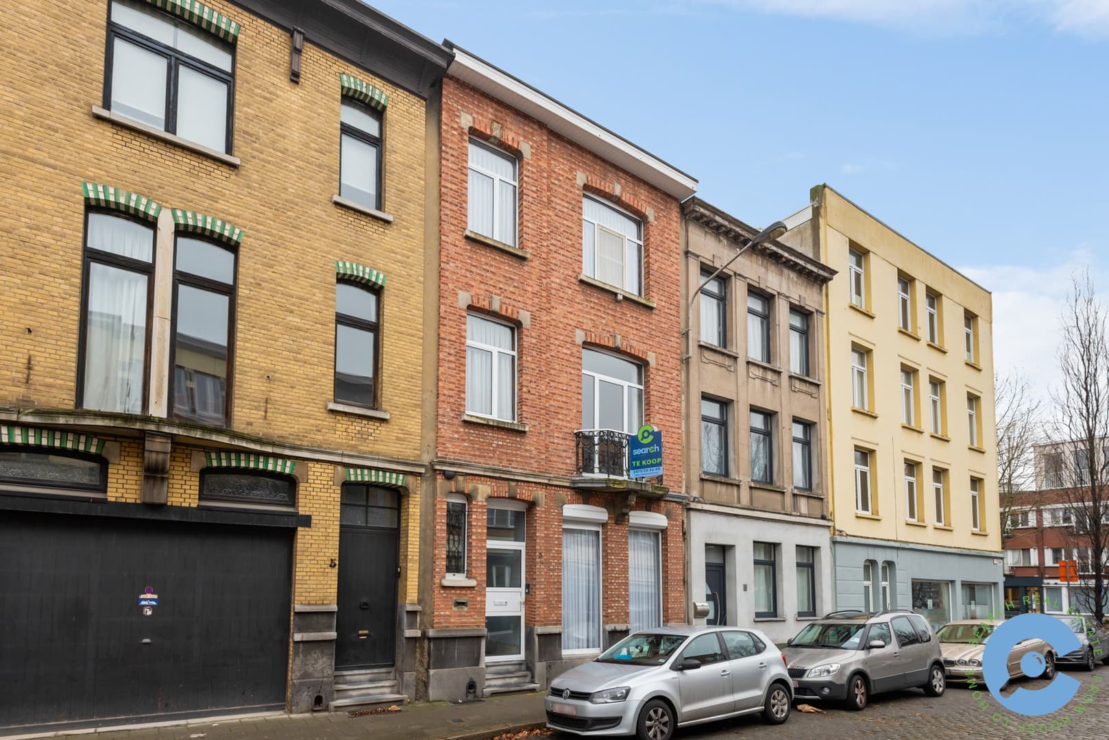 *** VERKOCHT *** Ruime, op te frissen, woning met 4 slaapkamers!