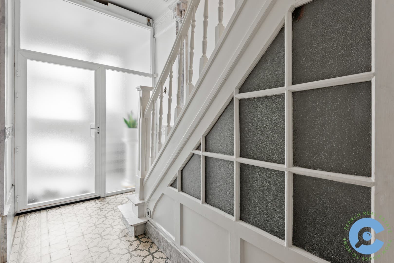 *** VERKOCHT *** Ruime, op te frissen, woning met 4 slaapkamers! 3