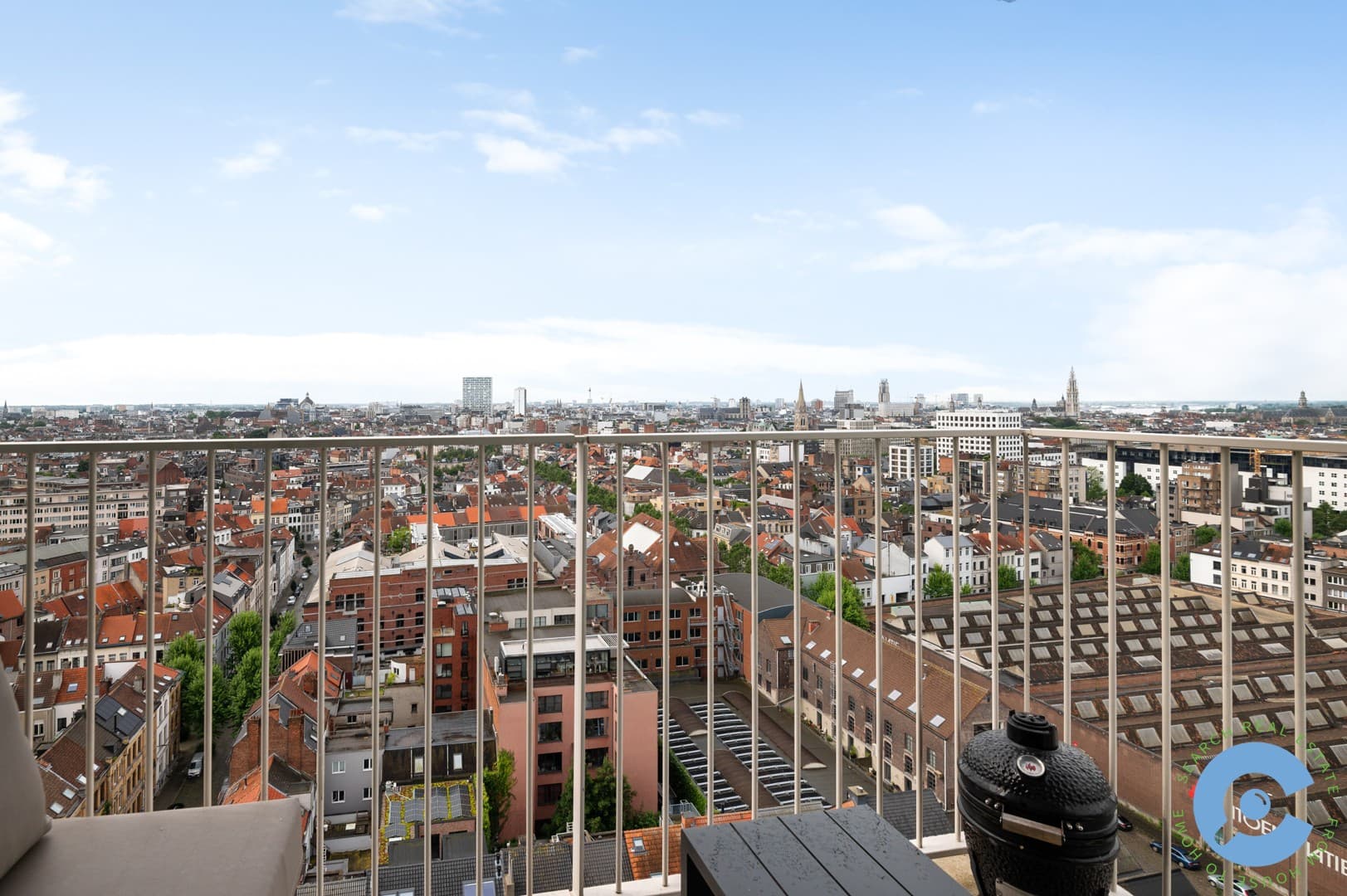Recent appartement met 2 slaapkamers en terras! 3