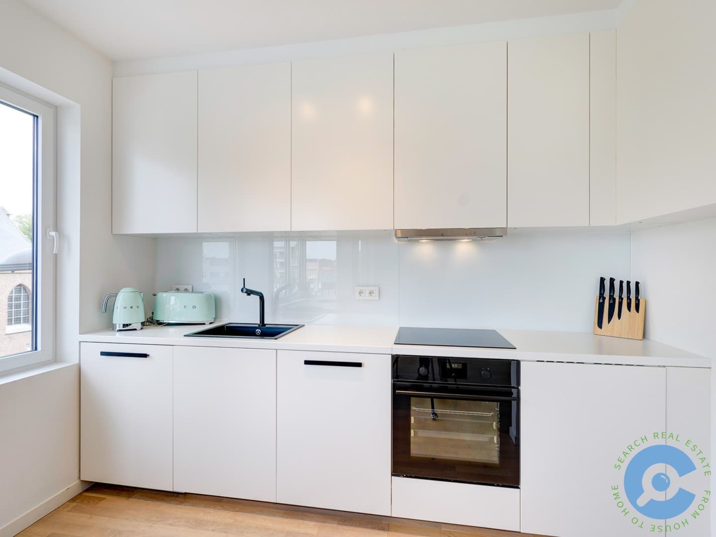 Instapklaar 2 slaapkamer appartement met terras. 5