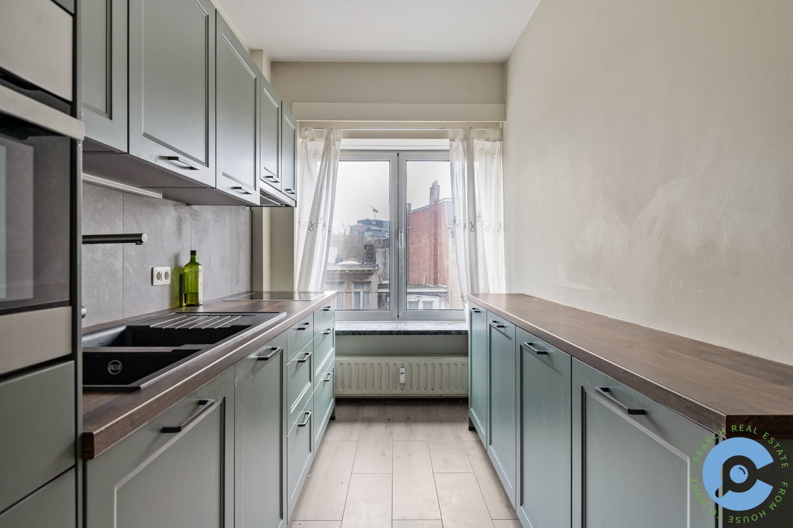 Op te frissen 2 slaapkamer appartement met terras 11