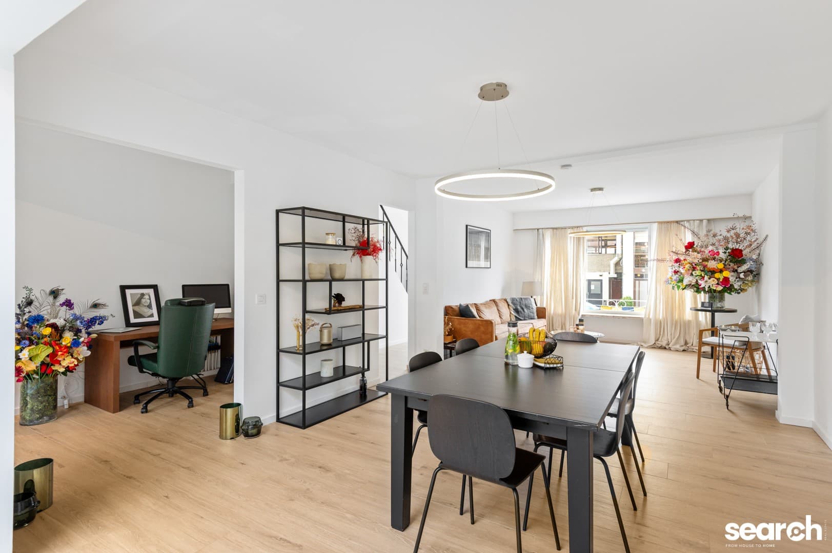 Lichtrijke woning met garage en tuin! 2