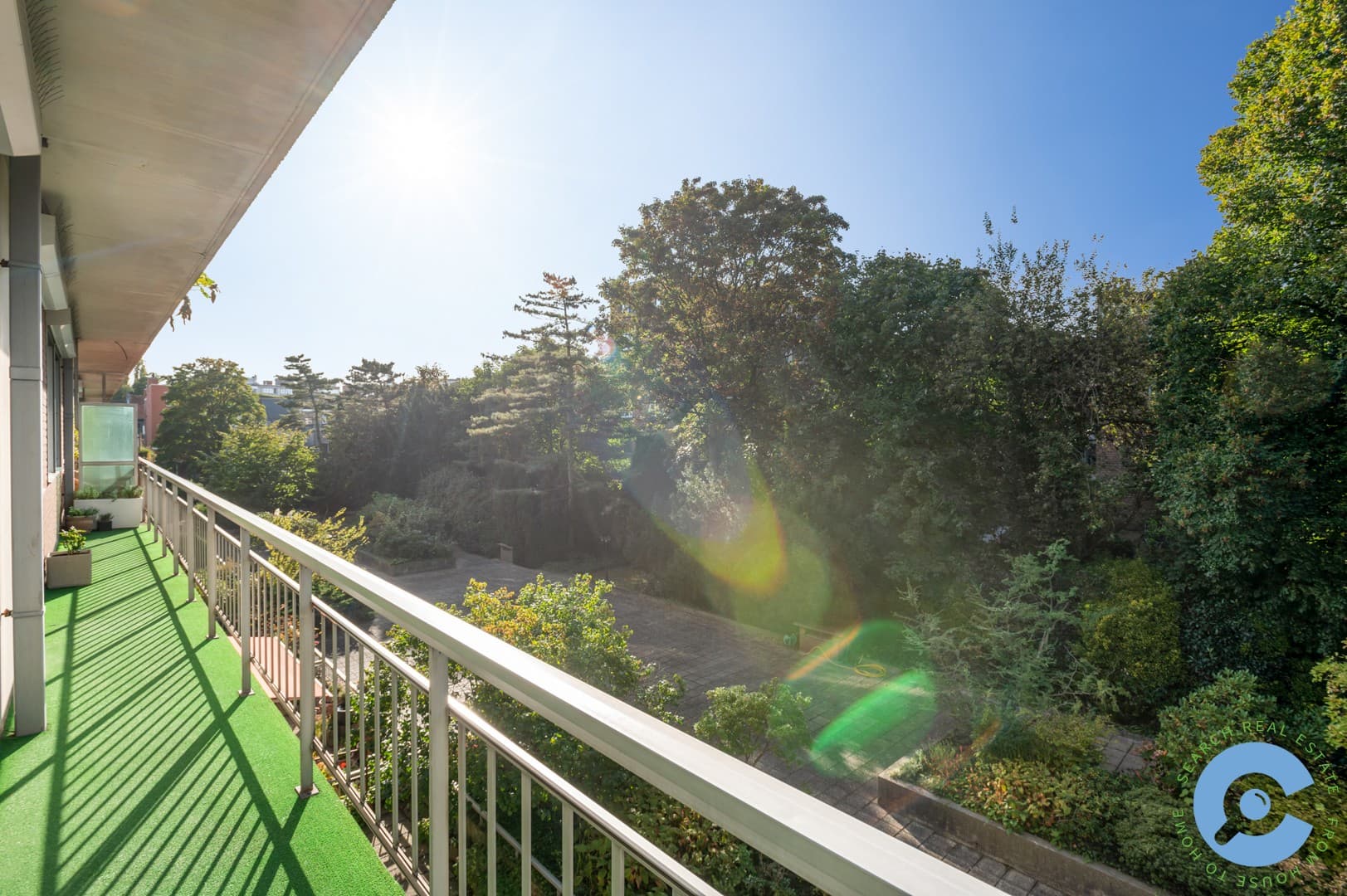 *** VERKOCHT *** 3 slaapkamer appartement met terras in het groen! 8