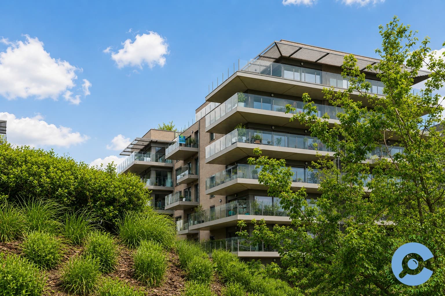Energiezuinig 2 slaapkamer appartement met terras.