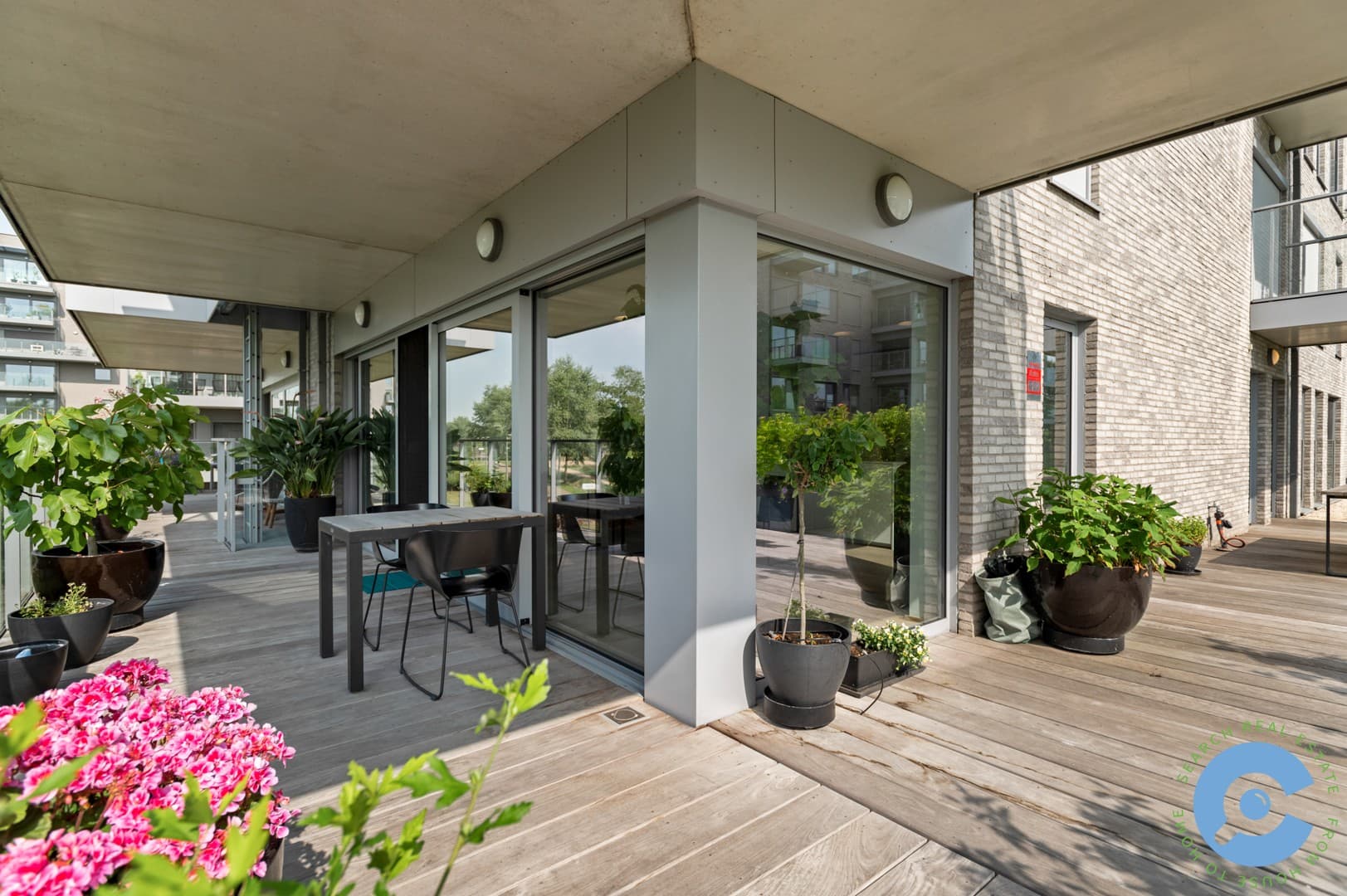 Luxe appartement met prachtige terrassen en zicht! 31