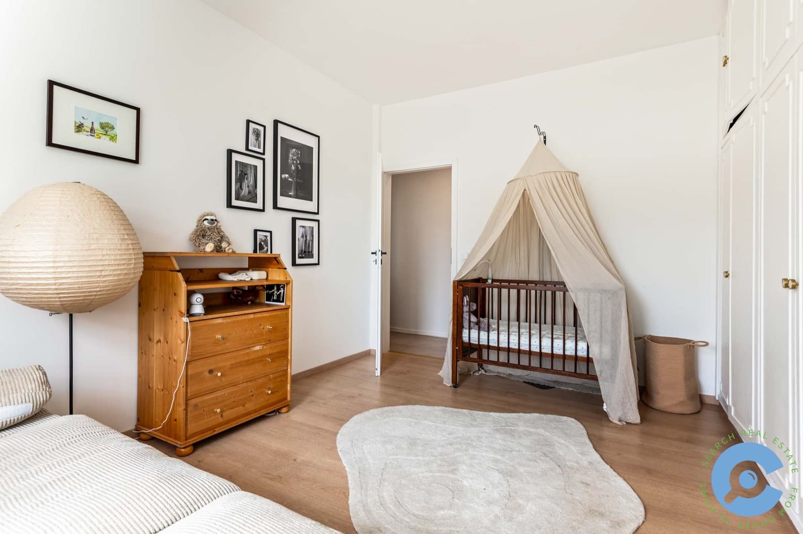 Ruim appartement met terras, tuin en parking 10