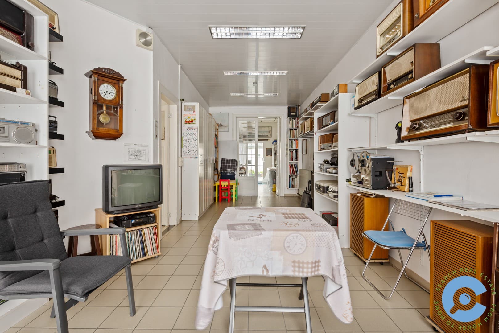 *** VERKOCHT *** Ruime, op te frissen, woning met 4 slaapkamers! 5