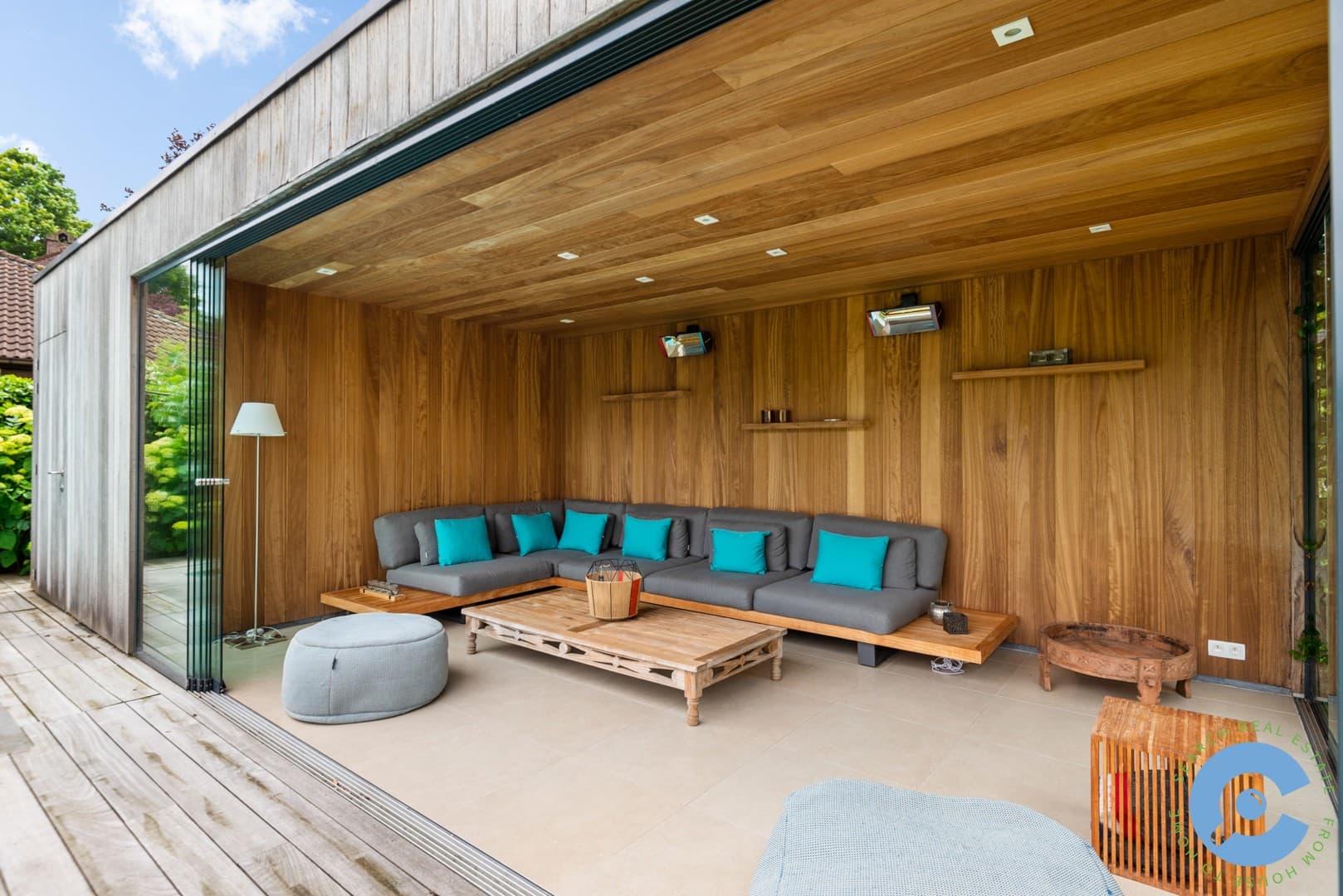 Ruime energiezuinige villa in residentiële buurt 9