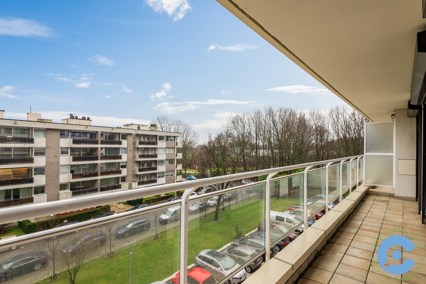 Te renoveren appartement met 3 slpk en terras! 5