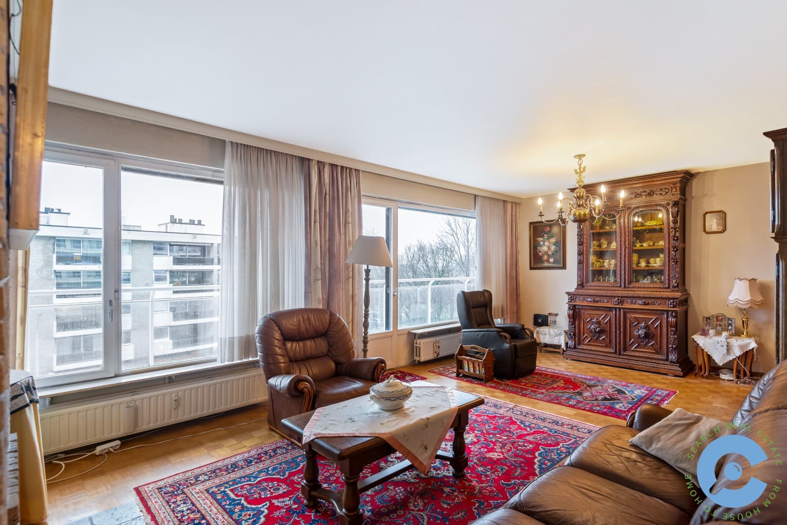 Te renoveren appartement met 3 slpk en terras! 4