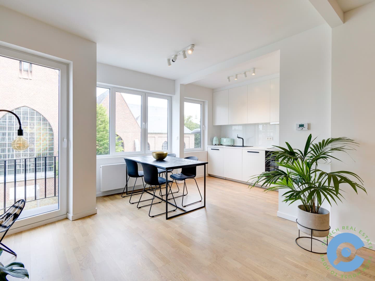 Instapklaar 2 slaapkamer appartement met terras. 6