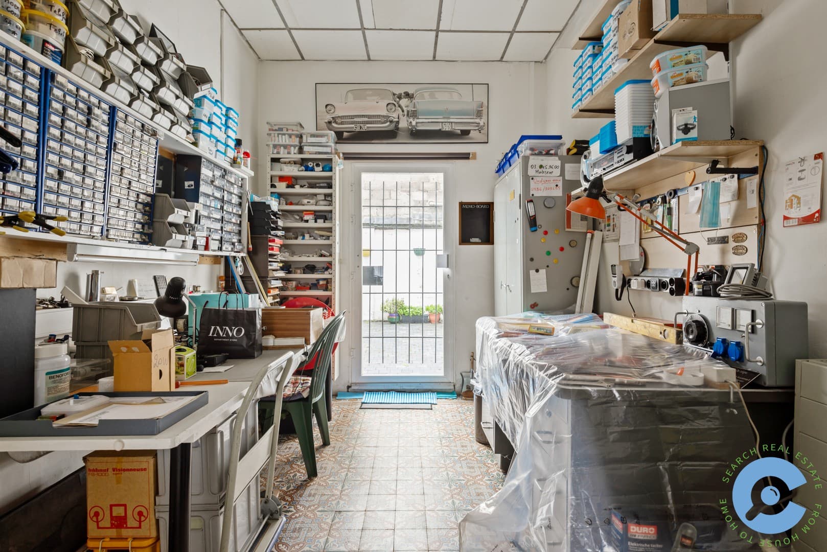*** VERKOCHT *** Ruime, op te frissen, woning met 4 slaapkamers! 6