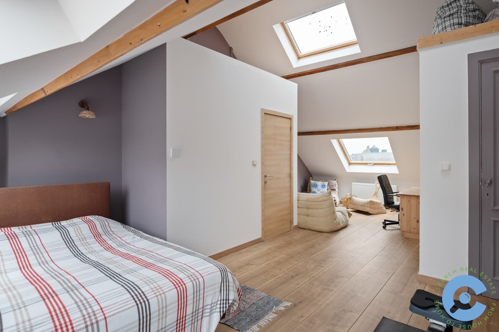 Zeer ruim en instapklaar herenhuis met tuin! 27
