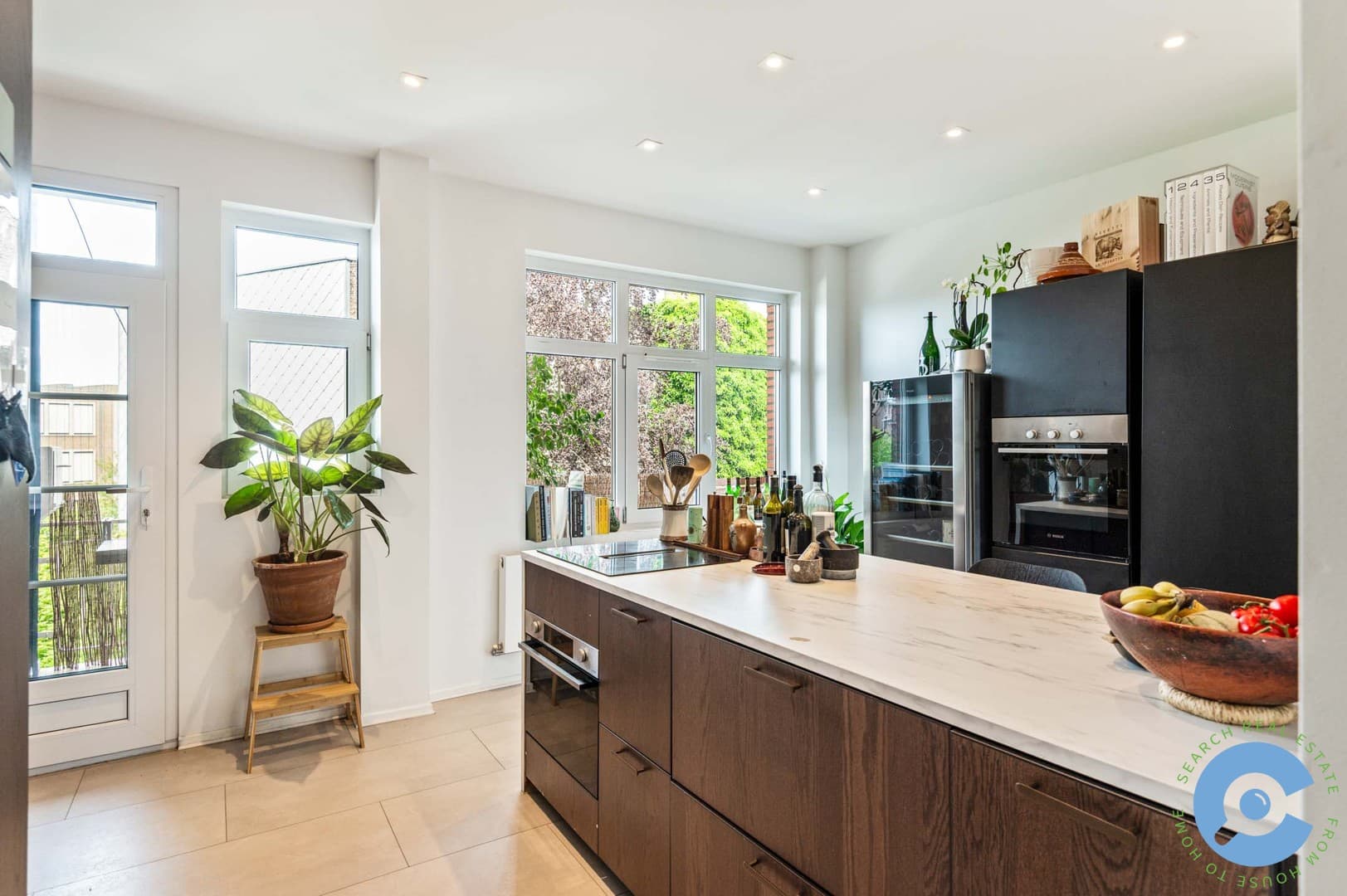 Ruim appartement met terras, tuin en parking 20
