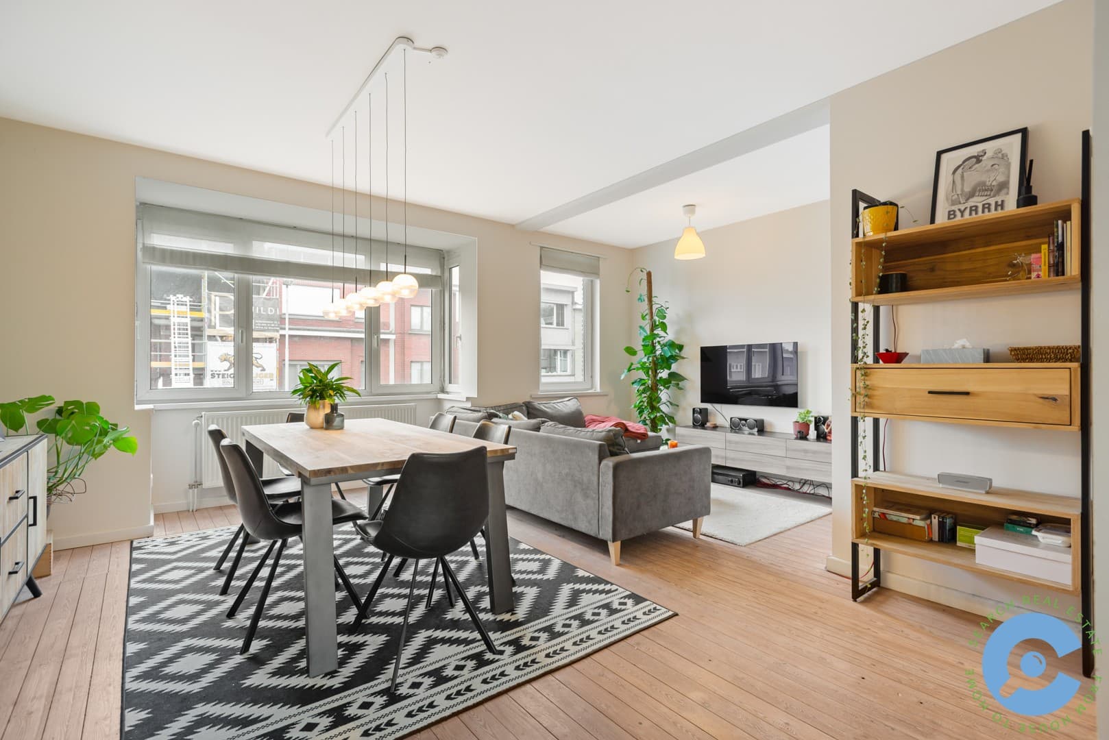 Ruim, instapklaar twee slaapkamerappartement!
