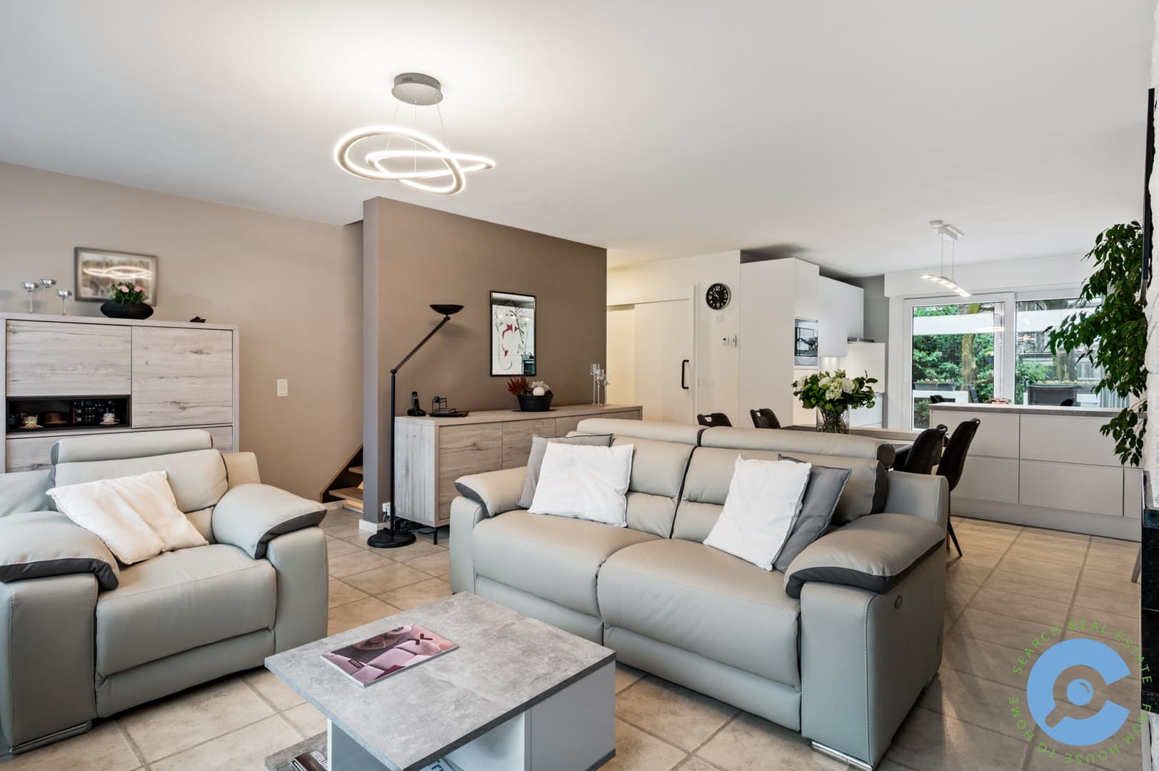 Ruime woning met 3 slaapkamers en garage!