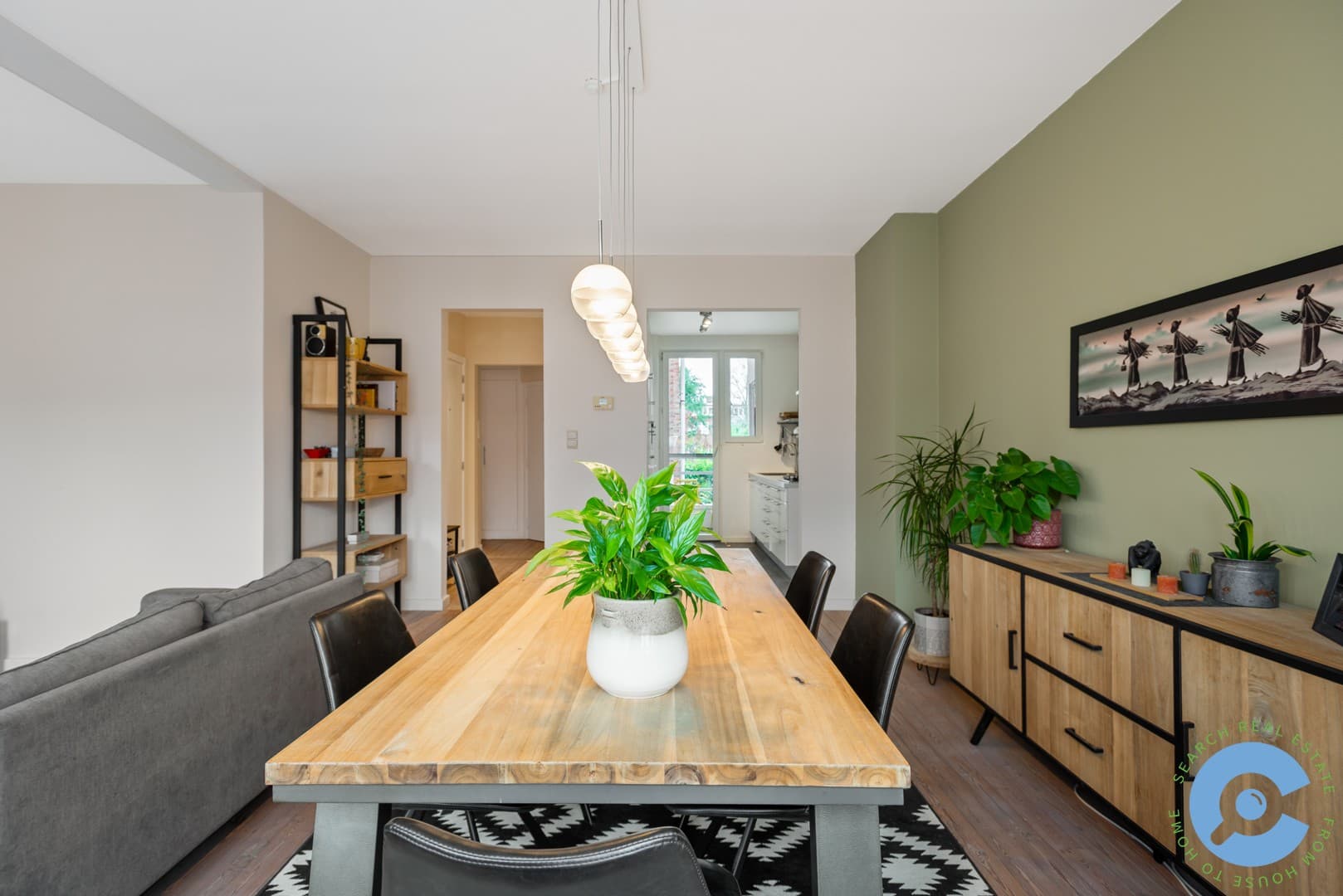 Ruim, instapklaar twee slaapkamerappartement! 5
