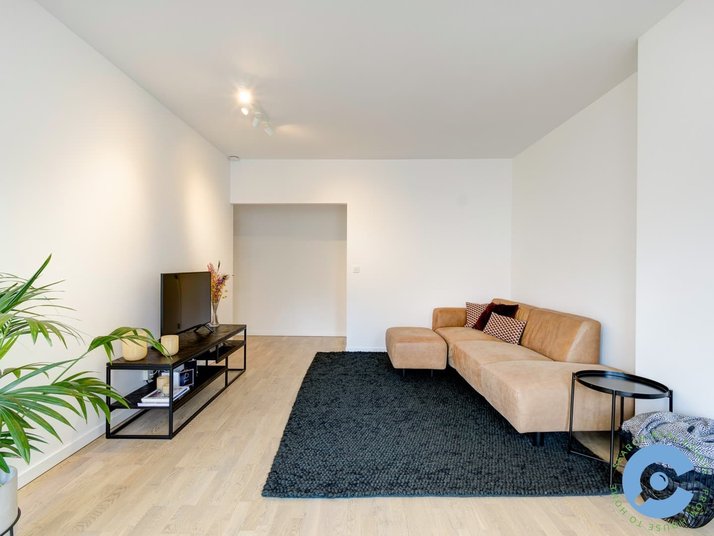 Instapklaar 2 slaapkamer appartement met terras. 2