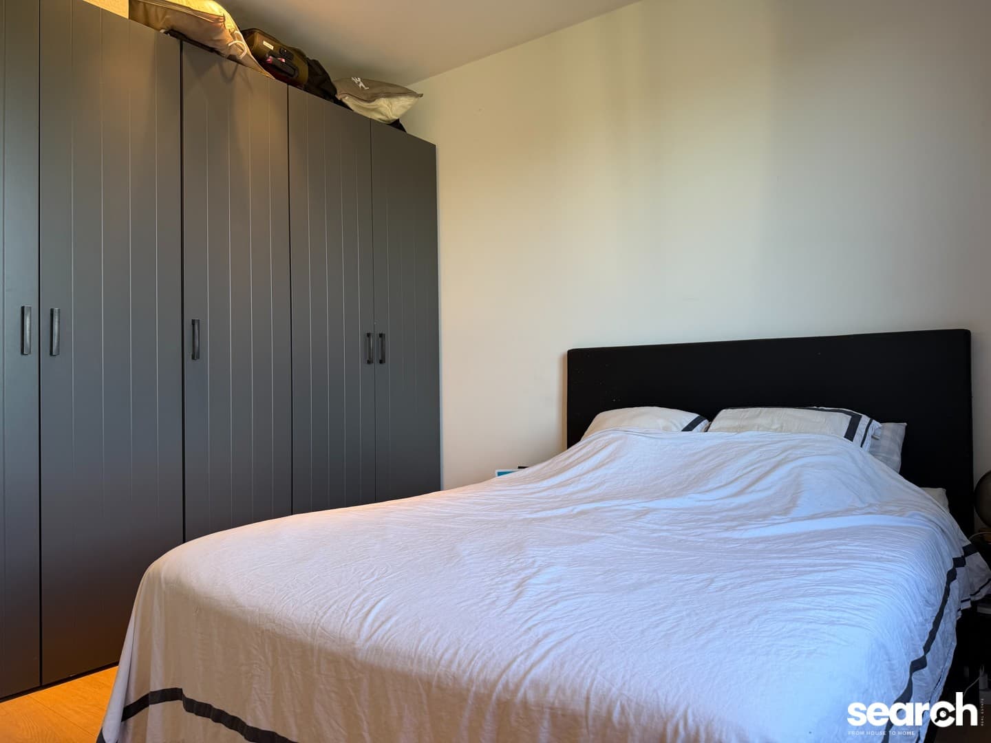 Ruim 1 slaapkamer appartement op TOP-ligging 8
