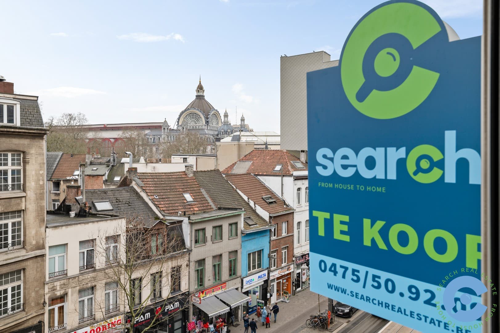 Op te frissen 2 slaapkamer appartement met terras
