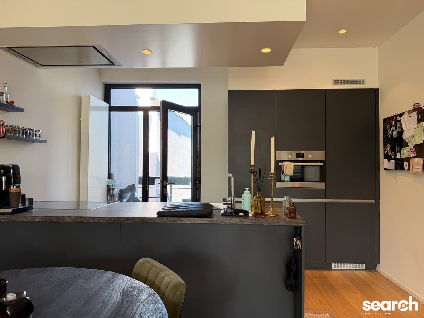 Ruim 1 slaapkamer appartement op TOP-ligging 6