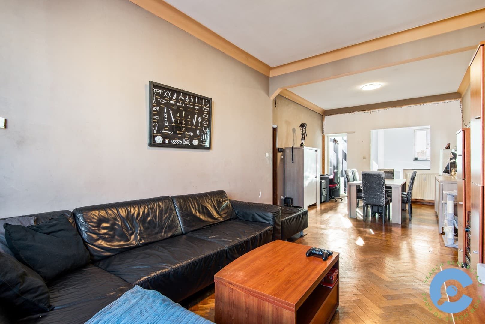 Ruim, op te frissen appartement met 2 slaapkamers! 6