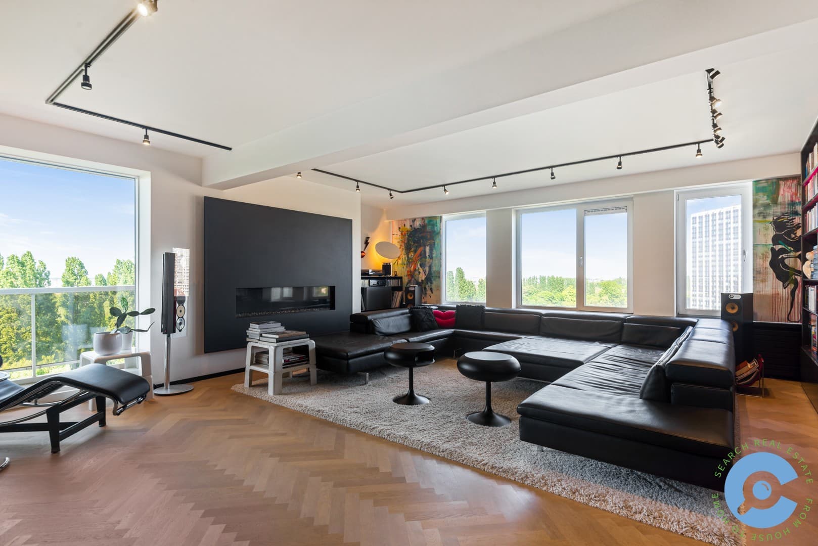 Riante penthouse met prachtige skyline views! 6