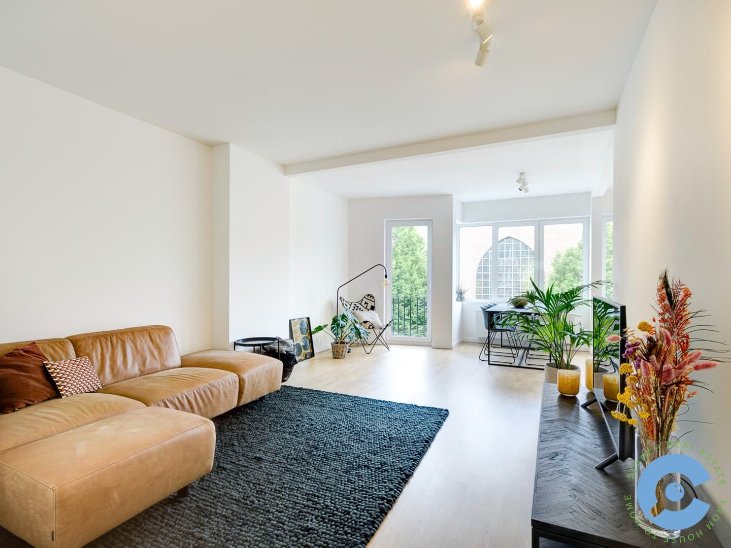 Instapklaar 2 slaapkamer appartement met terras.