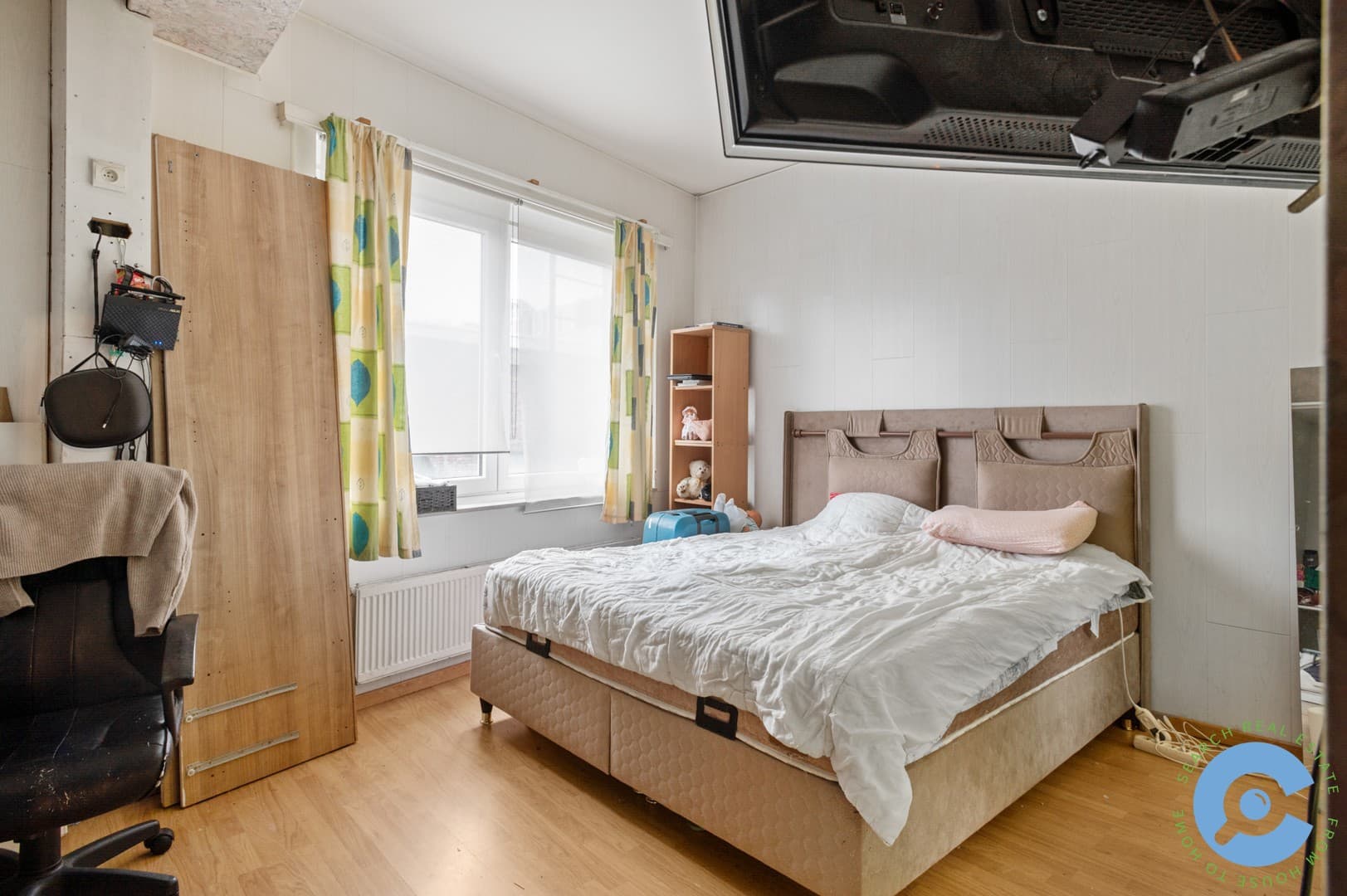 Ruim, te renoveren appartement met 3 slaapkamers 8