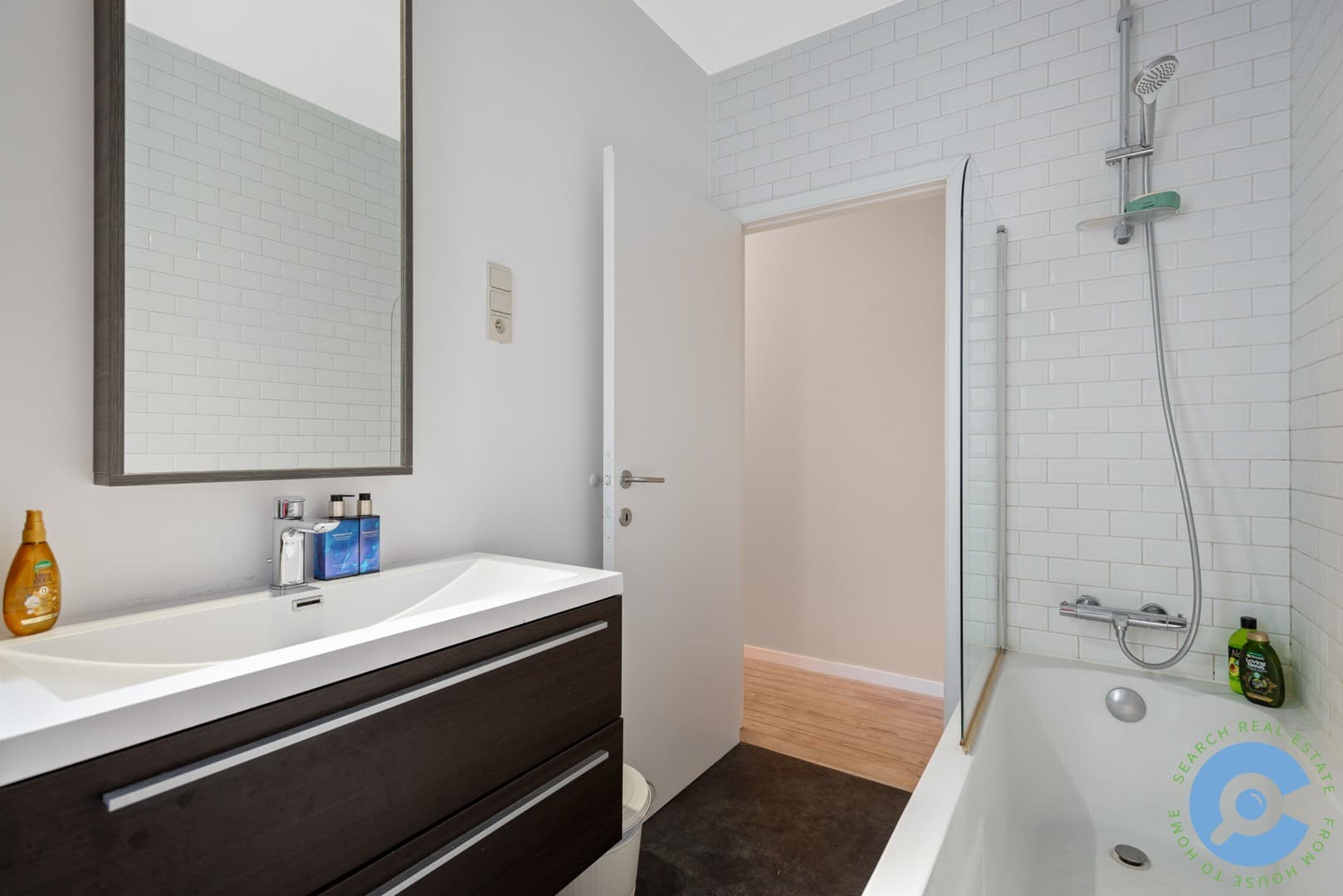 Ruim, instapklaar twee slaapkamerappartement! 14