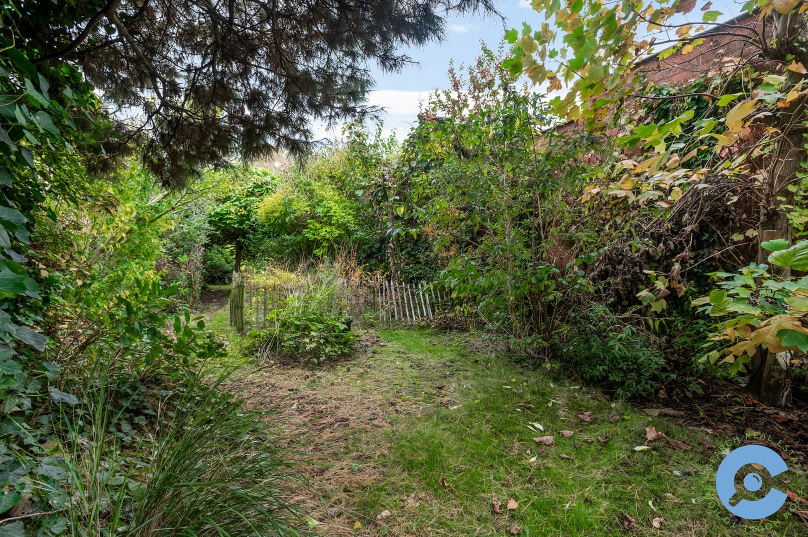 Ruime, te renoveren woning met veel potentieel! 17