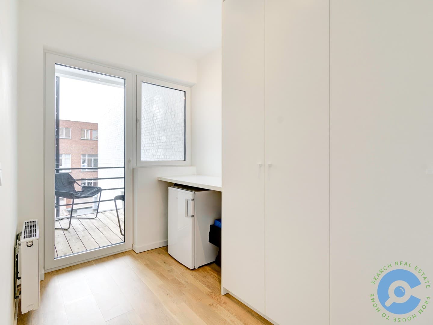 Instapklaar 2 slaapkamer appartement met terras. 11