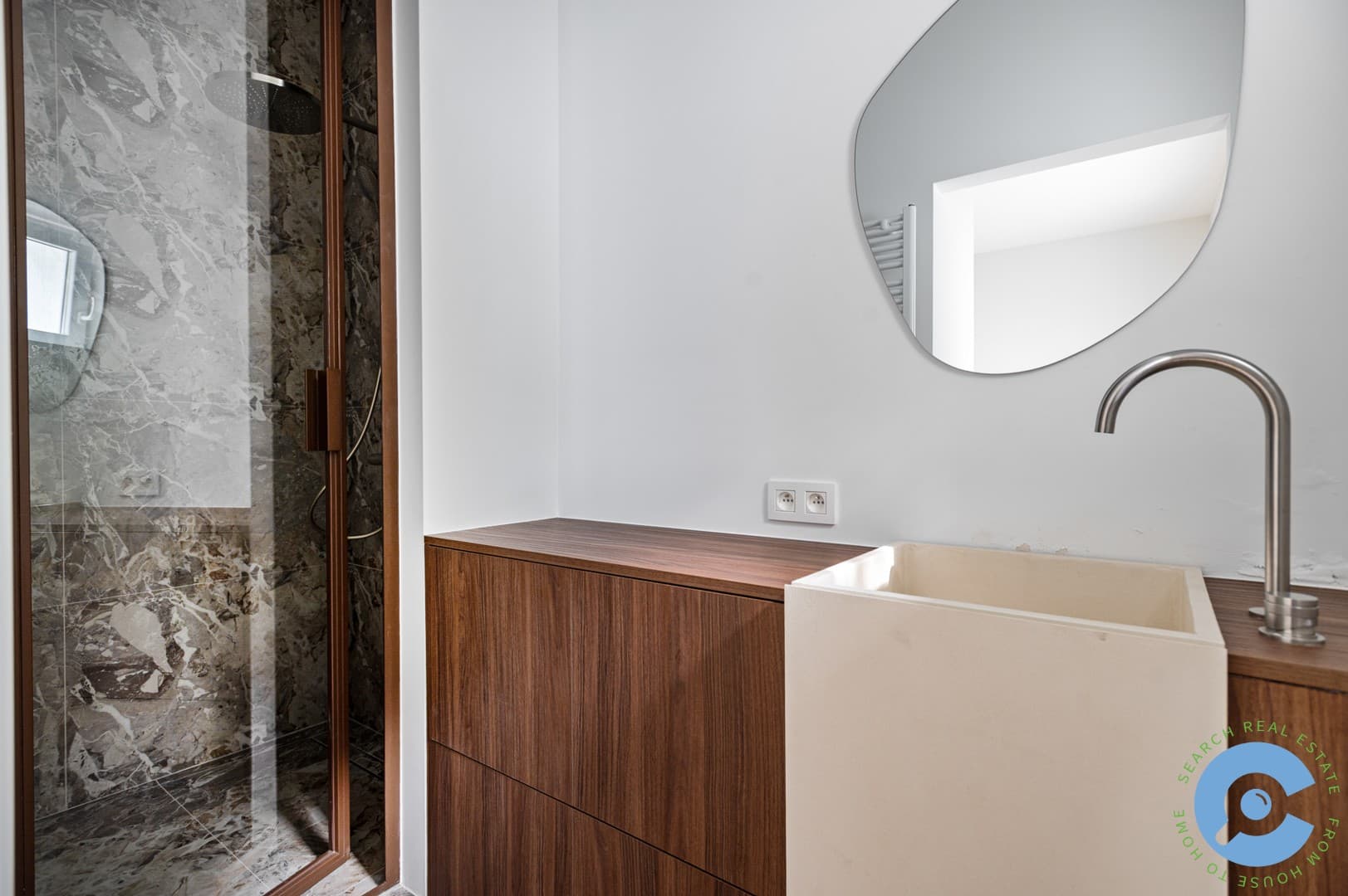 Gerenoveerd gelijkvloers appartement met terras! 8