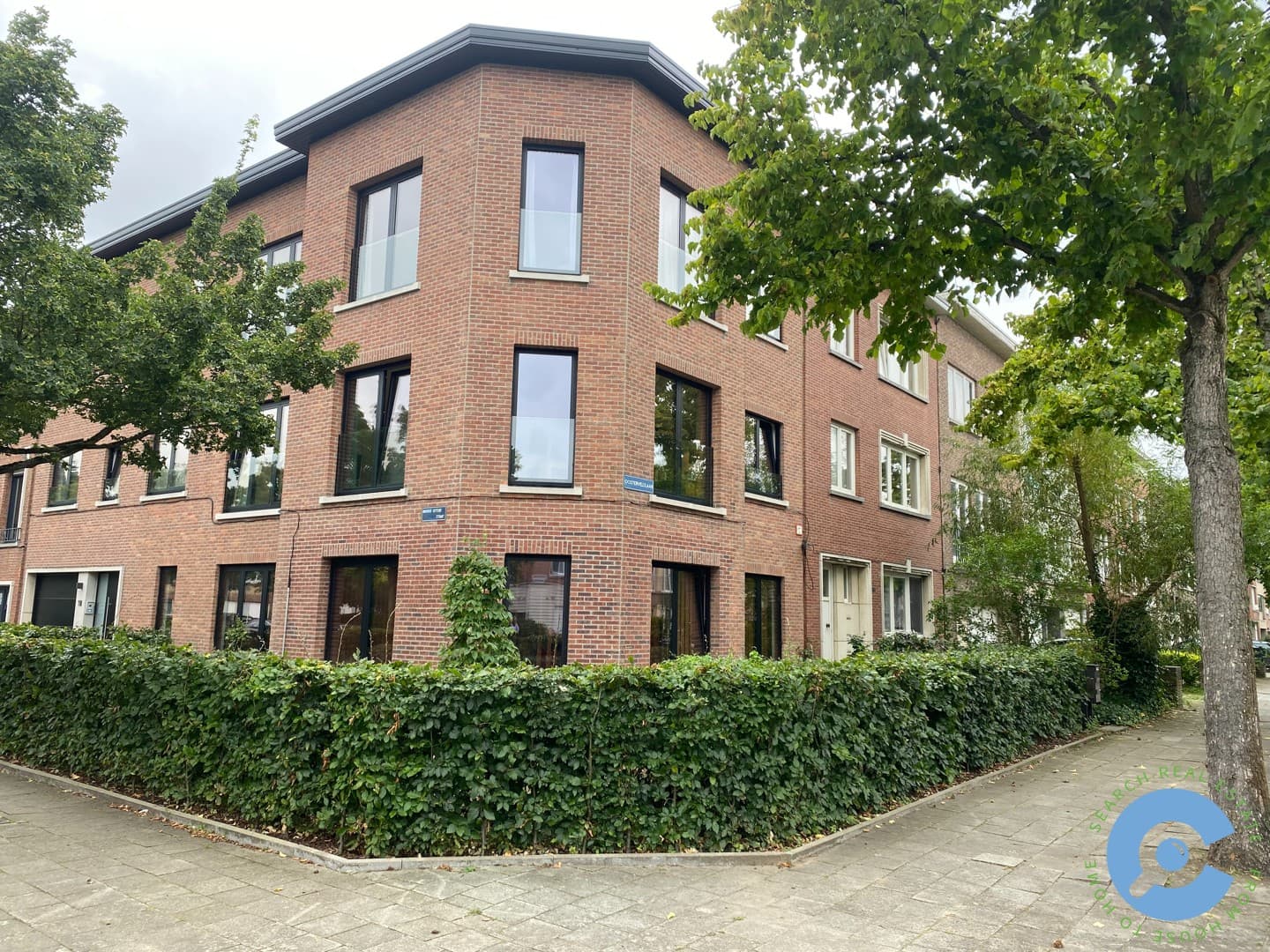 Lichtrijk gerenoveerd twee slaapkamerappartement!