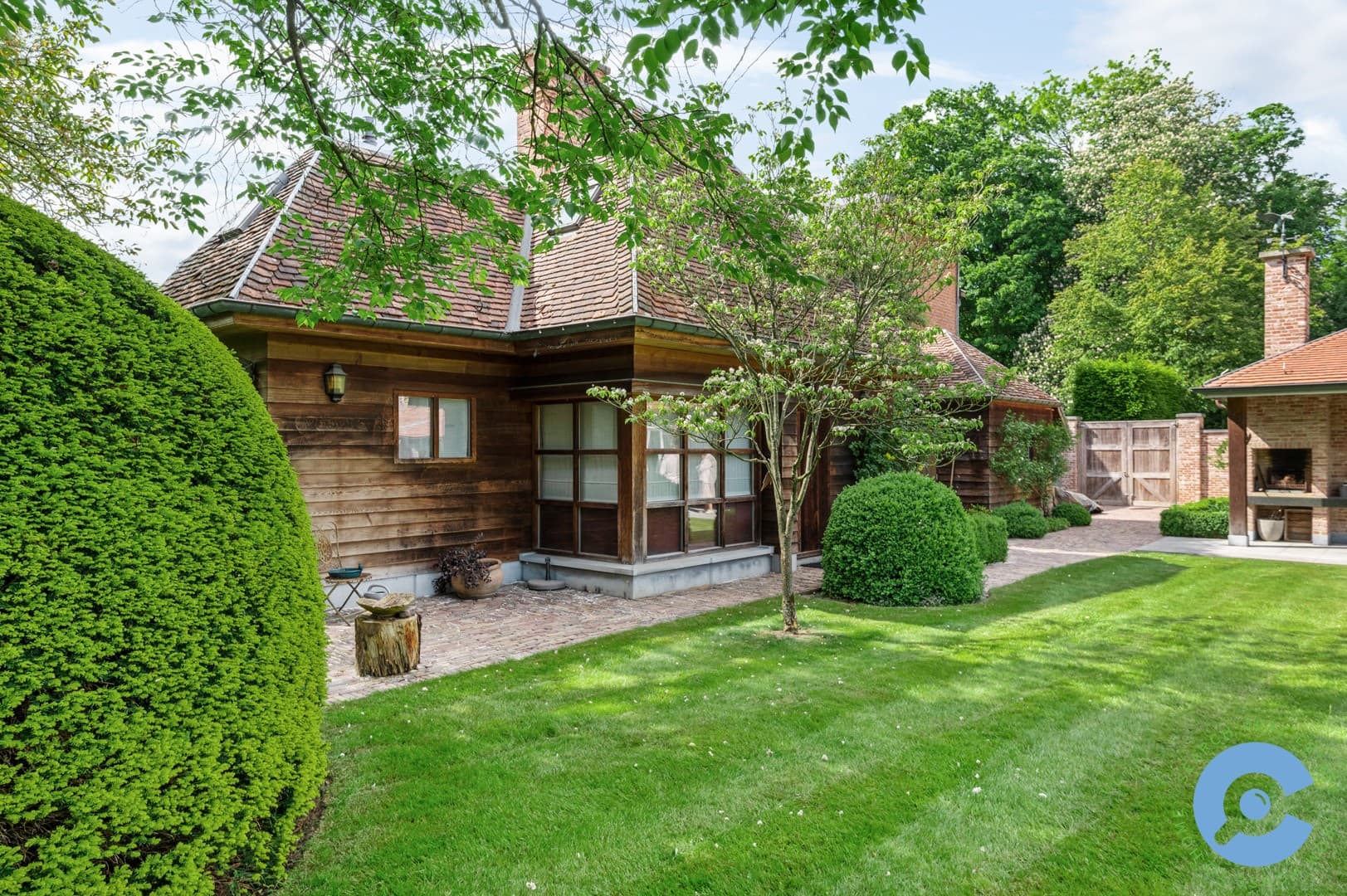 Exclusieve villa met parktuin en zwembad 17